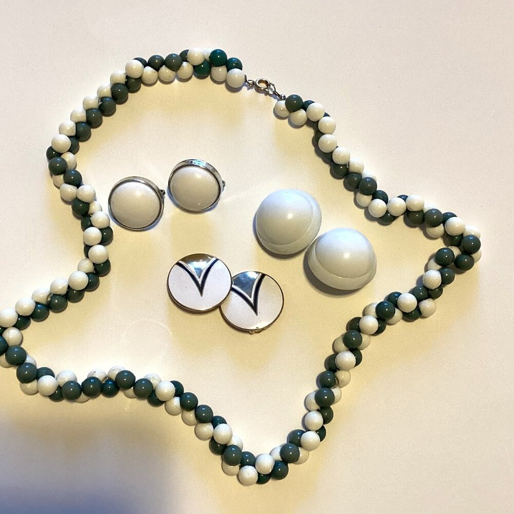 Vintage Costume Jewelry Green White Necklace + 3 Pairs of Clip-on Earrings